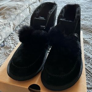 UGG KALKEN SLIPPERS SZ 7 New